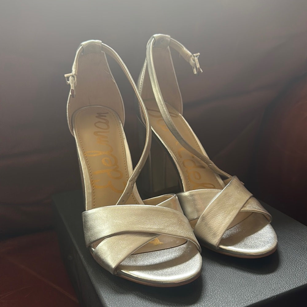 Brand new Size 6 Sam elderman high heels